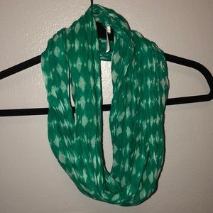 Diamond Patterned Infinity Scarf